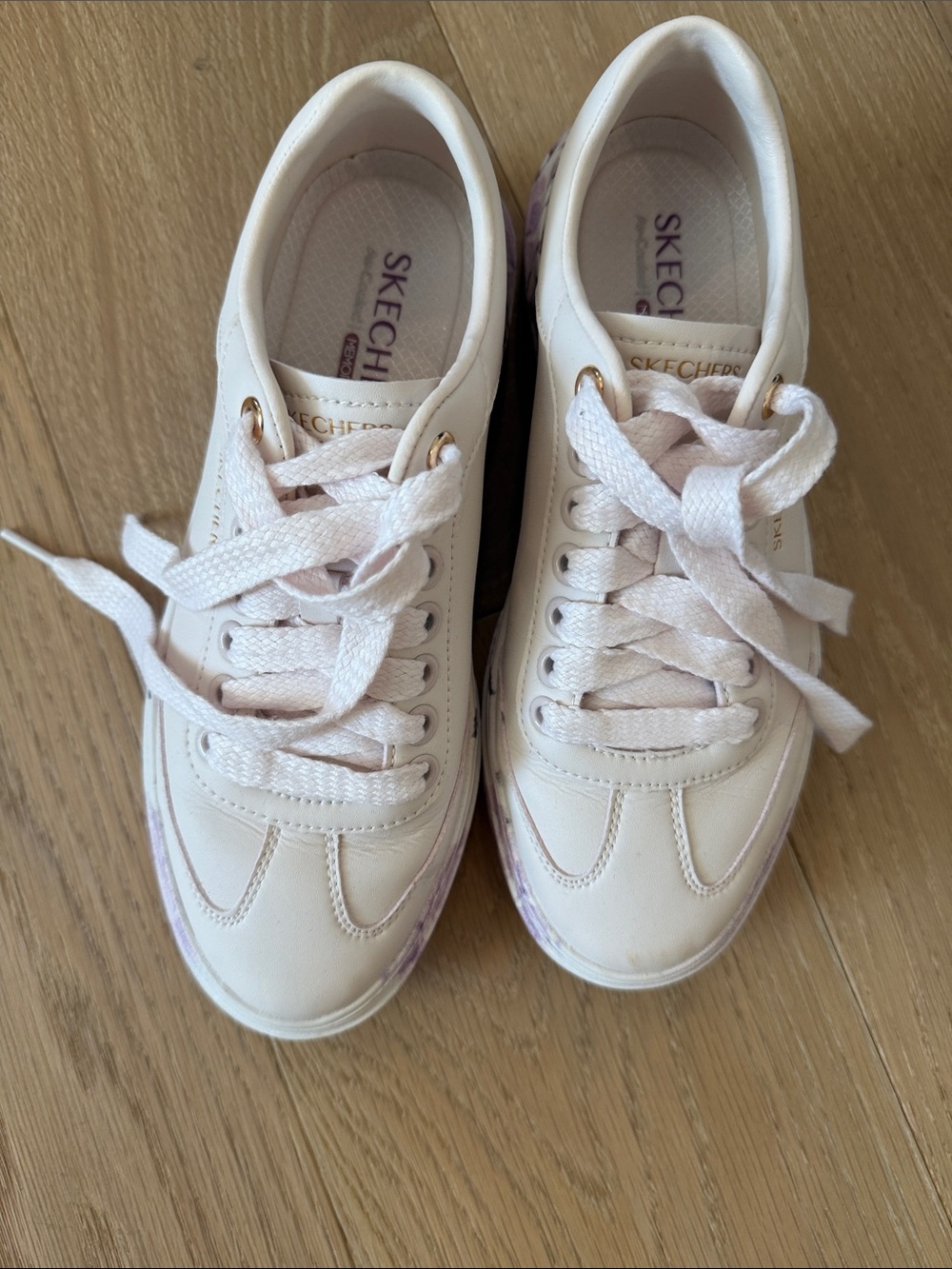 Skechers White Womens Cordova Sneakers with Lavender Flowers on Sides size 7.5 - Picture 4 of 10